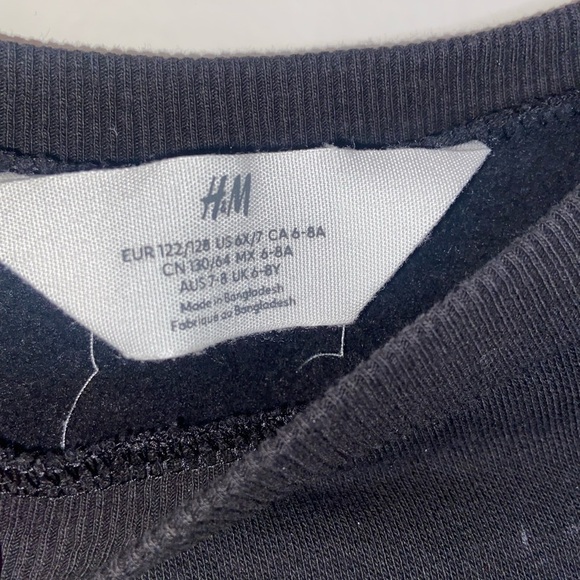 H&M Black kid sweatshirt - Picture 2 of 4